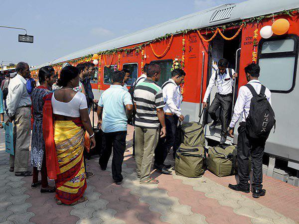 কলকাতা-দিল্লি রাজধানী এক্সপ্রেস