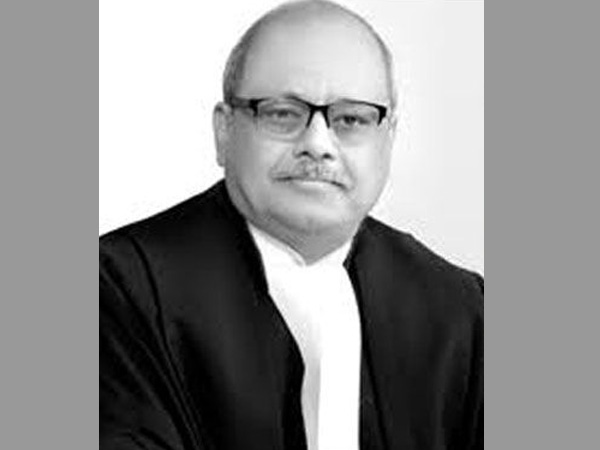 দেশের প্রথম লোকপাল বাঙালি বিচারপতি পিনাকীচন্দ্র ঘোষ, রাষ্ট্রপতির ঘোষণায় গর্বিত বাংলা দেশের প্রথম লোকপাল বাঙালি বিচারপতি পিনাকীচন্দ্র ঘোষ, রাষ্ট্রপতির ঘোষণায় গর্বিত বাংলা