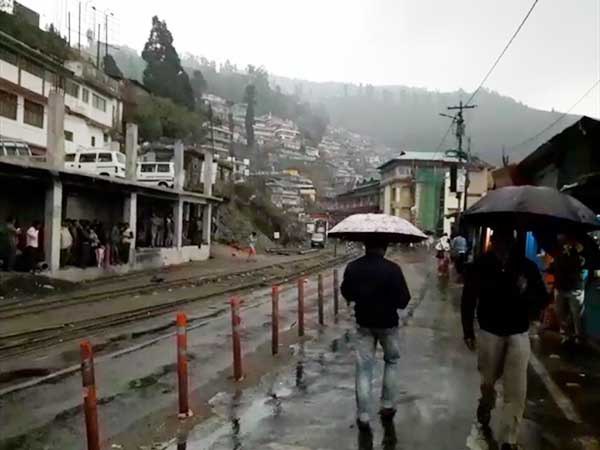 বসন্ত শেষের বৃষ্টি বসন্ত শেষের বৃষ্টি
