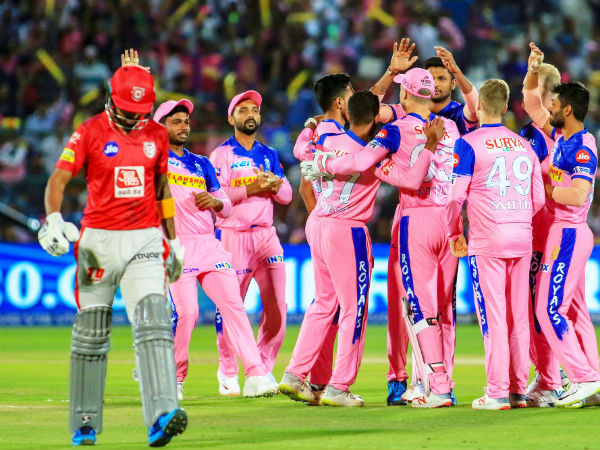 ঝলসালো শুধু ইউনিভার্স বসের ব্যাট, যোগ্য সহায়তা সরফরাজের ঝলসালো শুধু ইউনিভার্স বসের ব্যাট, যোগ্য সহায়তা সরফরাজের