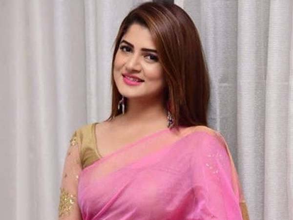 শ্রাবন্তী জল্পনা ওড়ালেন শ্রাবন্তী জল্পনা ওড়ালেন