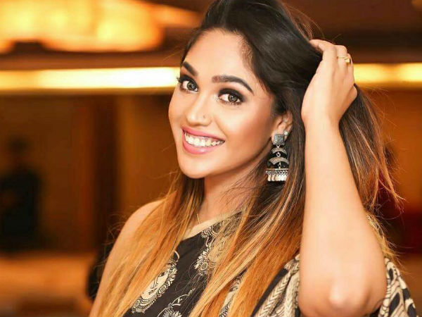 তো নববর্ষে এই যে খাওয়া দাওয়ার কথা বললেন, সেক্ষেত্রে পয়লা বৈশাখের দিন সরকার পরিবারে স্পেশ্যাল মেন্যু কী থাকে? তো নববর্ষে এই যে খাওয়া দাওয়ার কথা বললেন, সেক্ষেত্রে পয়লা বৈশাখের দিন সরকার পরিবারে স্পেশ্যাল মেন্যু কী থাকে?