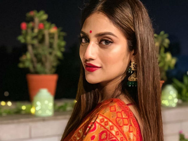 মুখ্যমন্ত্রী মমতা বন্দ্যোপাধ্যায় ও 'দিদি' হিসাবে মমতা বন্দ্যোপাধ্যায়ের মধ্যে কোন পার্থক্যগুলো আপনি দেখেছেন? 