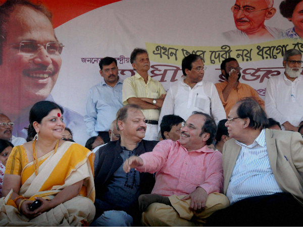 কংগ্রেস গড় বাঁচাতে মরিয়া কংগ্রেস গড় বাঁচাতে মরিয়া