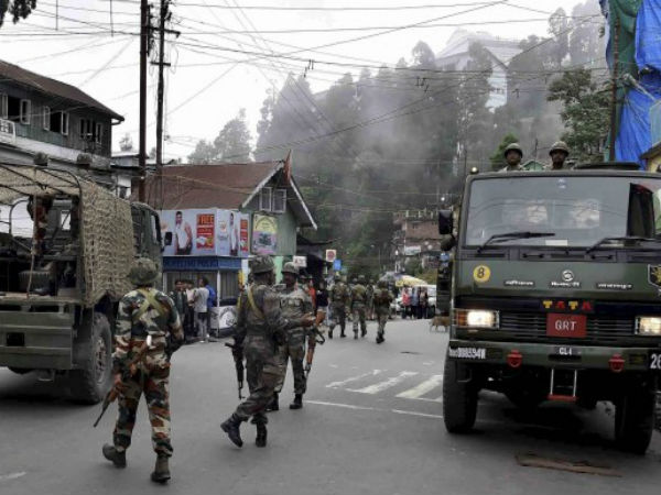 পৃথক গোর্খাল্যান্ড আর কোনও ইস্যু নয় পাহাড়ে! আর ভাঙা নয়, গড়তে চায় সবদলই পৃথক গোর্খাল্যান্ড আর কোনও ইস্যু নয় পাহাড়ে! আর ভাঙা নয়, গড়তে চায় সবদলই