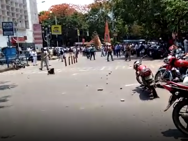 হাওড়ায় পার্কিং নিয়ে পুরকর্মী ও আইনজীবীদের সংঘর্ষ, মন্ত্রীকে গো-ব্যাক স্লোগান