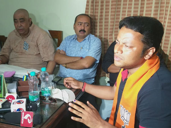 জল্পনা উস্কে... জল্পনা উস্কে...