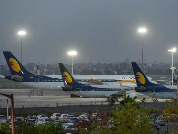 অনুদানের অভাবে বুধবার রাত থেকেই বন্ধ হল জেটের সব উড়ান অনুদানের অভাবে বুধবার রাত থেকেই বন্ধ হল জেটের সব উড়ান