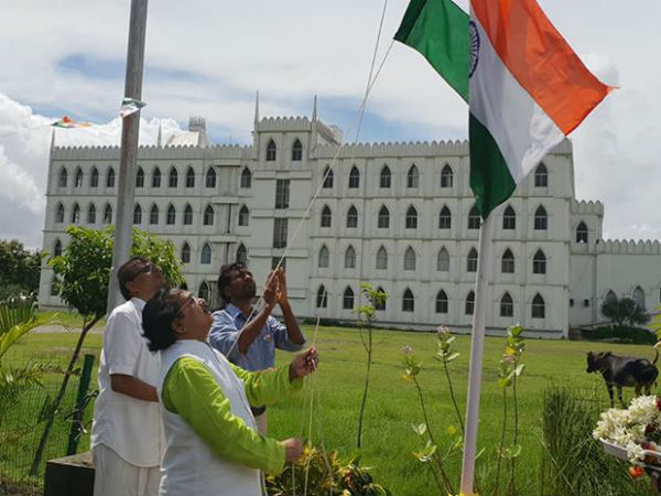 কংগ্রেসের টিকিট পেয়েই ময়দানে তুখোড় রাজনীতিবিদ লক্ষ্মণ শেঠ কংগ্রেসের টিকিট পেয়েই ময়দানে তুখোড় রাজনীতিবিদ লক্ষ্মণ শেঠ