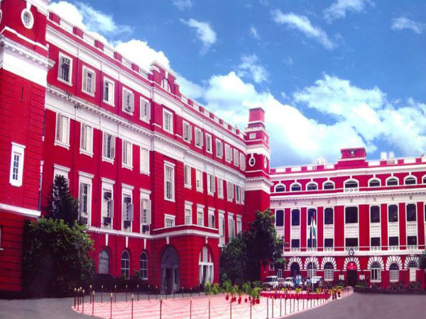 কলকাতা ও বিধাননগর পুলিশ কমিশনারকে সরাল কমিশন কলকাতা ও বিধাননগর পুলিশ কমিশনারকে সরাল কমিশন