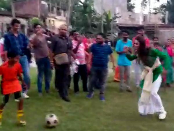 প্রচারে মিমি প্রচারে মিমি
