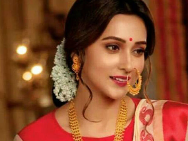 অভিনয় নাকি রাজনীতি কোন সফরটা বেশি কঠিন? অভিনয় নাকি রাজনীতি কোন সফরটা বেশি কঠিন?
