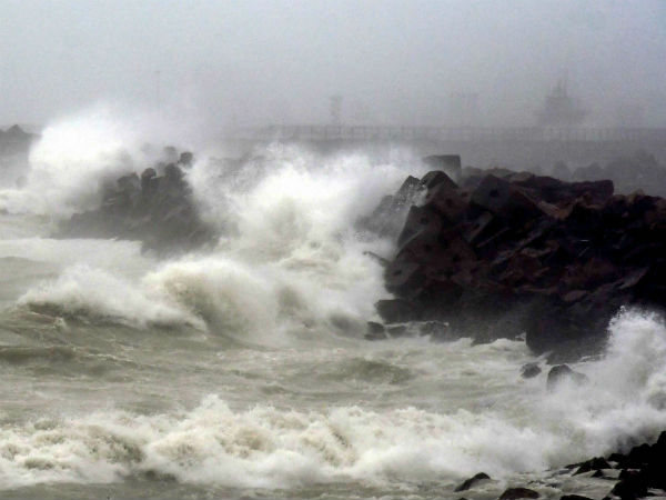 সাইক্লোনের রূপ নিয়েছে ‘মহা'