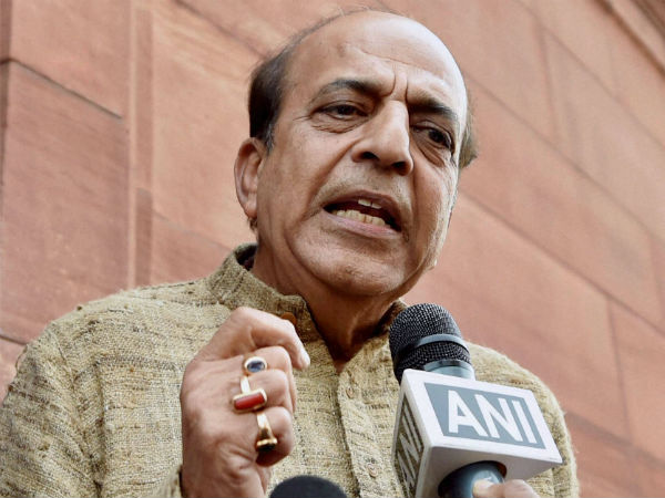 দীনেশ ত্রিবেদীকে নিয়ে জ্যোতিষ গণনা কী বলছে? 