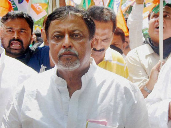 সারদা, রোজভ্যালি নিয়ে মুকুলের আক্রমণ সারদা, রোজভ্যালি নিয়ে মুকুলের আক্রমণ