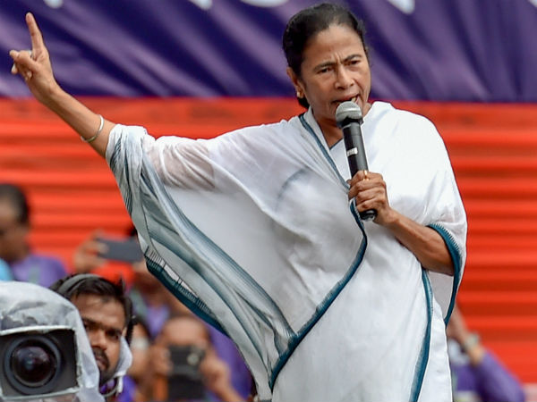'মোদী দুর্গা ঠাকুর চেনেন না'