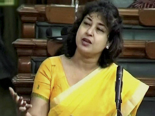 'তৃণমূলে স্নো-পাউডার মাখা নেতা' 'তৃণমূলে স্নো-পাউডার মাখা নেতা'