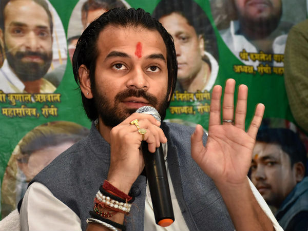 দলীয় কর্মীদের জন্য টিকিট চাই দলীয় কর্মীদের জন্য টিকিট চাই