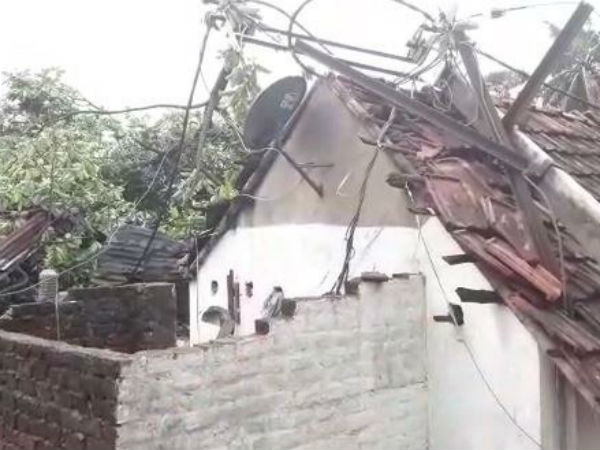 অন্য ‘ফণী’র তাণ্ডবে অন্য ‘ফণী’র তাণ্ডবে