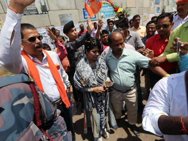 পাল্টা আক্রমণ ভারতীর পাল্টা আক্রমণ ভারতীর