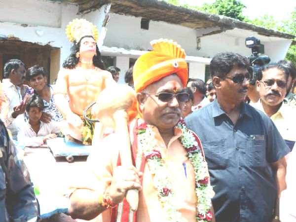 চড়ছে জল্পনার পারদ