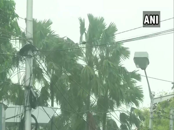 'ঝড়ের তীব্রতা নিয়ে পূর্বাভাস সঠিক ছিল না' 'ঝড়ের তীব্রতা নিয়ে পূর্বাভাস সঠিক ছিল না'