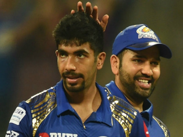 হায়দরাবাদে নীল জার্সি হায়দরাবাদে নীল জার্সি