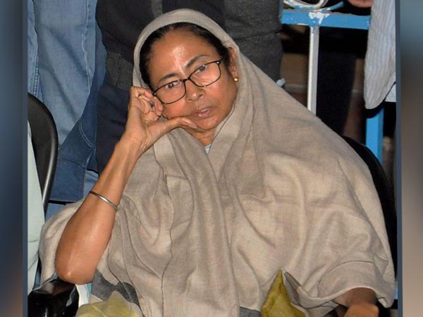 বেলা দেড়টায় মমতা হবেন প্রাক্তন