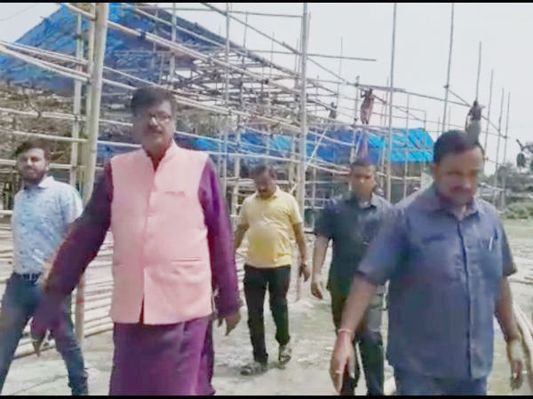 ভোট গণনার আগে মন্ত্রী-পুলিশ সুপার বচসা, উত্তেজনা কোচবিহারে ভোট গণনার আগে মন্ত্রী-পুলিশ সুপার বচসা, উত্তেজনা কোচবিহারে