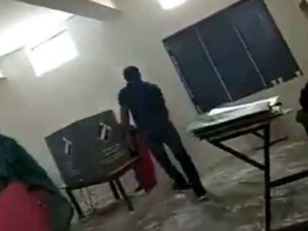 'পদ্ম ফুলে ভোট দিতে নির্দেশ' 'পদ্ম ফুলে ভোট দিতে নির্দেশ'