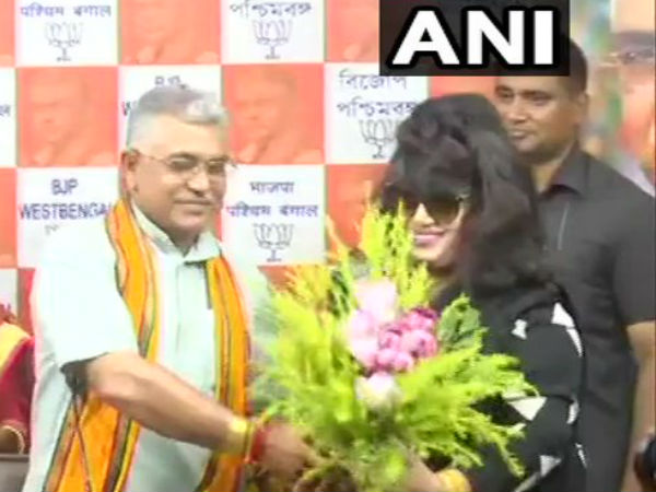 অঞ্জু ঘোষ সম্পর্কে কয়েকটি তথ্য 