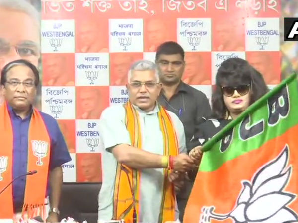 অঞ্জু ঘোষের ফিল্মোগ্রাফ! 