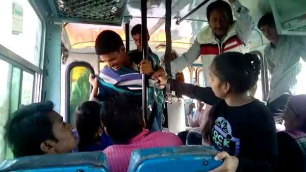 রোমিওরা সাবধান! পথে-ঘাটে মহিলাদের উত্যক্ত করলেই ‘লাল কার্ড’ ধরাবে পুলিস রোমিওরা সাবধান! পথে-ঘাটে মহিলাদের উত্যক্ত করলেই ‘লাল কার্ড’ ধরাবে পুলিস