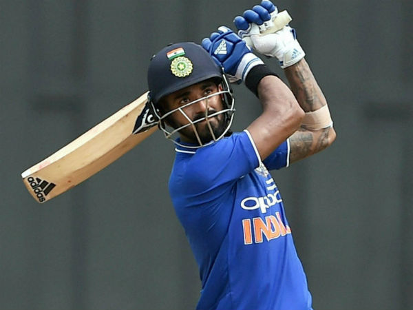 ধোনির জুতোয় পা গলানো নিয়ে রাহুলের মন্তব্য