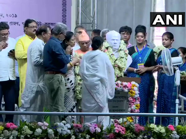 অগ্নিগর্ভ কলকাতা ও মূর্তি ভাঙচুর অগ্নিগর্ভ কলকাতা ও মূর্তি ভাঙচুর