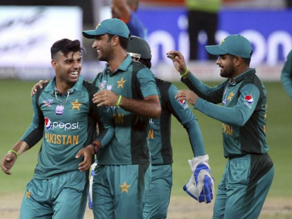 শক্তিশালী ইংল্যান্ডের সামনে পাকিস্তান, মিরাকেল হবে কী? শক্তিশালী ইংল্যান্ডের সামনে পাকিস্তান, মিরাকেল হবে কী?