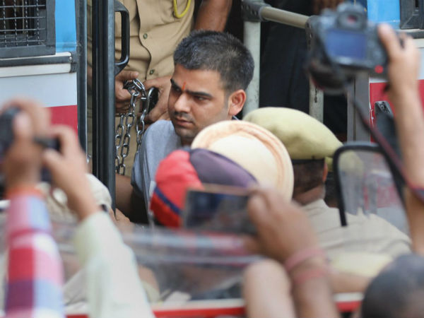 পুলিশ হেফাজতে নারকীয় অত্যাচারের কথা শোনালেন, কাঠুয়া ধর্ষণ মামলায় মুক্ত বিশাল পুলিশ হেফাজতে নারকীয় অত্যাচারের কথা শোনালেন, কাঠুয়া ধর্ষণ মামলায় মুক্ত বিশাল