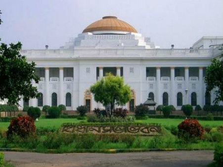 বিরোধীদের প্রশ্ন শাসকের মুখে! বিধানসভায় শোরগোল বিরোধীদের প্রশ্ন শাসকের মুখে! বিধানসভায় শোরগোল
