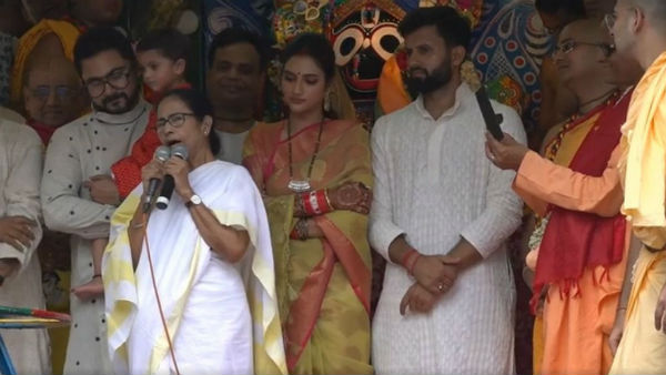 নববিবাহাতার সাজে নুসরত নববিবাহাতার সাজে নুসরত