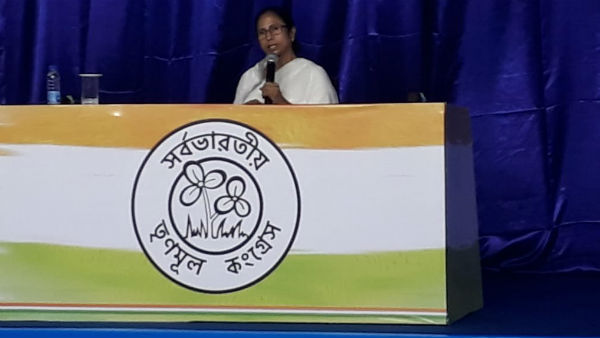 মানুষের সঙ্গে নেতারা সময় কাটাবেন মানুষের সঙ্গে নেতারা সময় কাটাবেন
