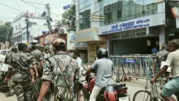 অধিবেশন কক্ষে ঢুকতে বাধা অধিবেশন কক্ষে ঢুকতে বাধা