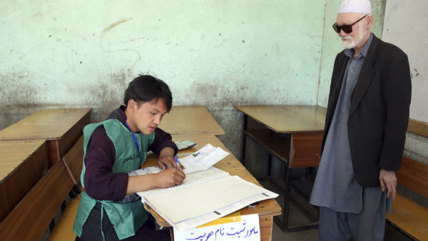 আঠেরোজন প্রার্থী এবছরের রাষ্ট্রপতি নির্বাচনের জন্যে লড়ছেন। আঠেরোজন প্রার্থী এবছরের রাষ্ট্রপতি নির্বাচনের জন্যে লড়ছেন।