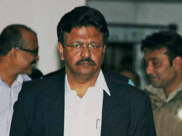 ফিরহাদ, পার্থরা নানা ভাষায় আক্রমণ করছেন সব্যসাচীকে ফিরহাদ, পার্থরা নানা ভাষায় আক্রমণ করছেন সব্যসাচীকে