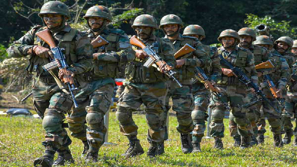 বাড়তি বাহিনী নিয়ে রাজ্য পুলিশের ডিজি বাড়তি বাহিনী নিয়ে রাজ্য পুলিশের ডিজি