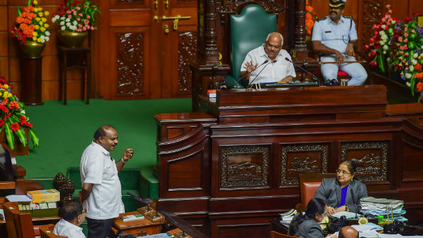 টানটান উত্তেজনা কর্নাটক বিধানসভায়, পদত্যাগ না আস্থাভোট দোলাচলে জোট সরকার টানটান উত্তেজনা কর্নাটক বিধানসভায়, পদত্যাগ না আস্থাভোট দোলাচলে জোট সরকার