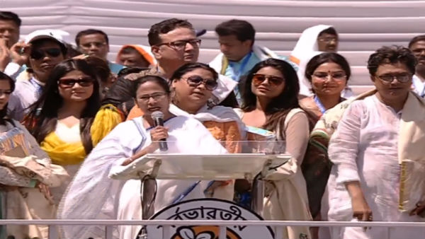 টলি পাড়া কারা হাজির ছিলেন? 