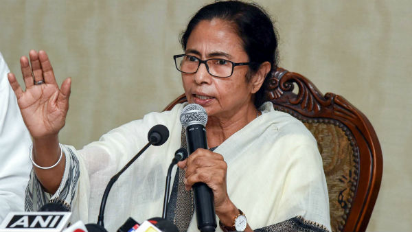 কেন্দ্রে সিদ্ধান্তের পথেই রাজ্য