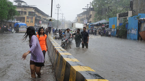 মুম্বইয়ে ভারী বৃষ্টির পূর্বাভাস মুম্বইয়ে ভারী বৃষ্টির পূর্বাভাস