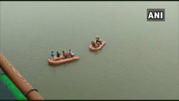 নদীর ওপর ব্রিজ থেকে নিখোঁজ