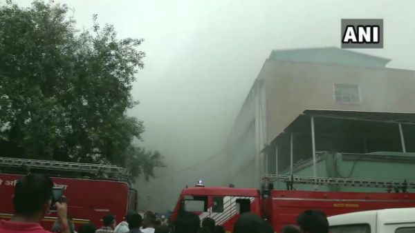 আমরির স্মৃতি দিল্লির এইমসে! ভয়াবহ আগুনে আতঙ্ক আমরির স্মৃতি দিল্লির এইমসে! ভয়াবহ আগুনে আতঙ্ক